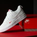 Las Sneakers Blancas Más Trendy de Julio 2025